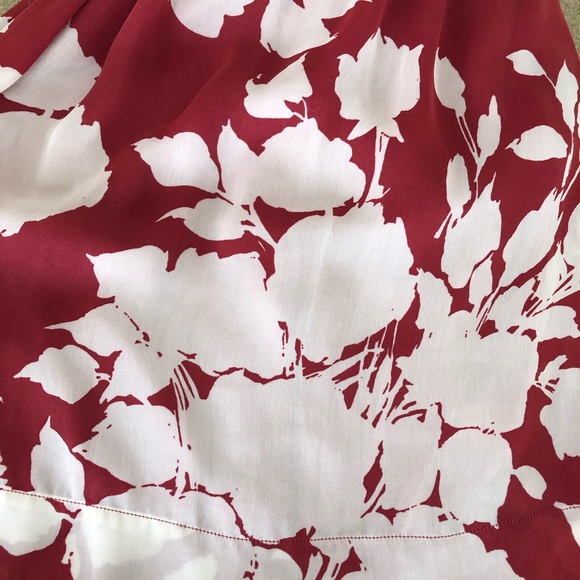 Loft Floral Pleated Sleeveless Summer Dress - Picture 10 of 11